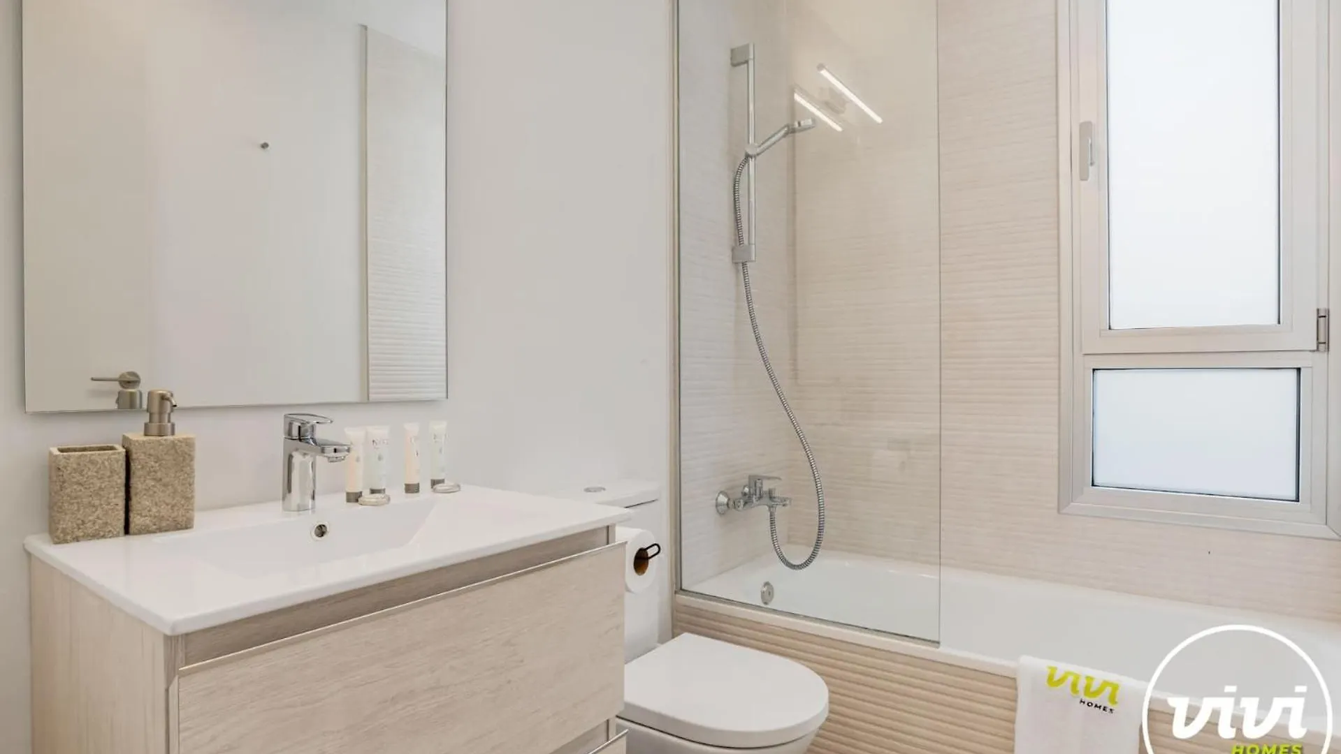Vivi Homes - Feliz Estepona 0*,  Španělsko
